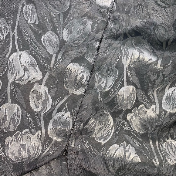 SEE NEW LISTING - Picture 3 of 12